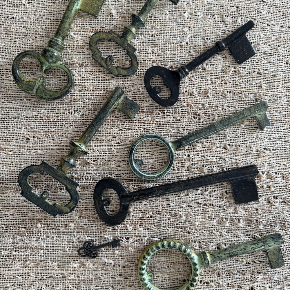 Vintage Style Skeleton Keys Set
